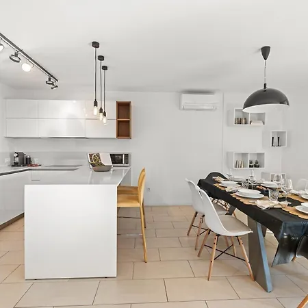 Lejlighed Grand With 3 Bedrooms In Porec!