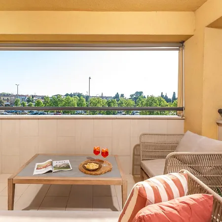 Apartment Grand With 3 Bedrooms In Porec!