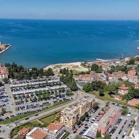 Grand With 3 Bedrooms In Porec!