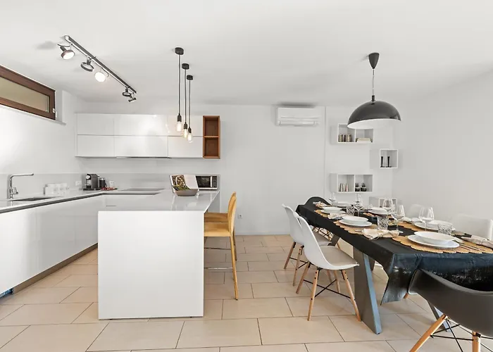 Апартаменти Grand With 3 Bedrooms In Porec!