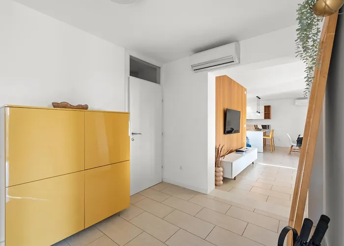 Апартаменти Grand With 3 Bedrooms In Porec! Пореч