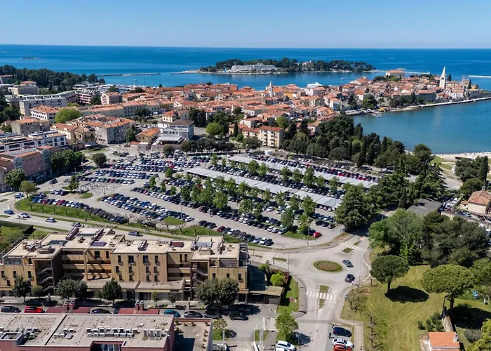 Апартаменти Grand With 3 Bedrooms In Porec! *