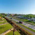 Grand With 3 Bedrooms In Porec! 公寓 波雷奇