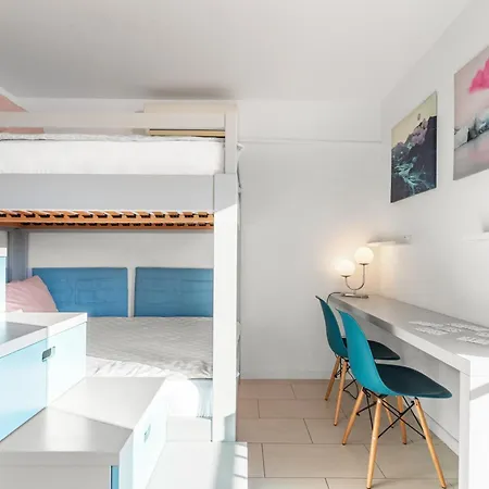 아파트 Grand With 3 Bedrooms In Porec! *