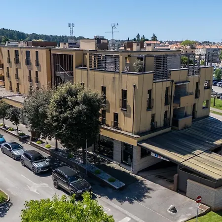 Grand With 3 Bedrooms In Porec! Apartamento Poreč