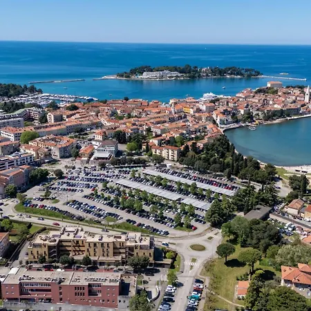 아파트 Grand With 3 Bedrooms In Porec! 포레치