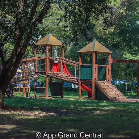 Grand With 3 Bedrooms In Porec! Πόρετς