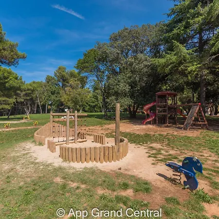 Grand With 3 Bedrooms In Porec! * 포레치