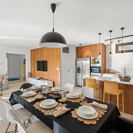 아파트 Grand With 3 Bedrooms In Porec! *