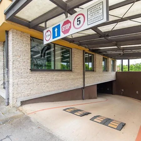 Lejlighed Grand With 3 Bedrooms In Porec!