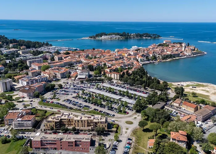 公寓 Grand With 3 Bedrooms In Porec! 波雷奇