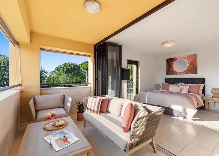Grand With 3 Bedrooms In Porec! Apartamento Poreč
