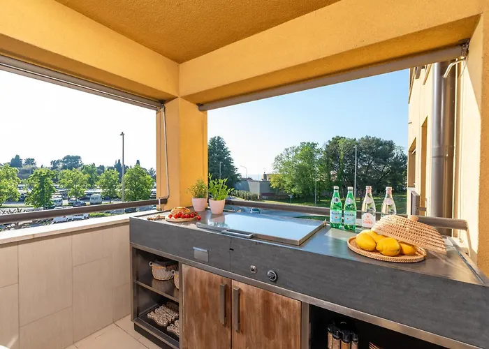 Daire Grand With 3 Bedrooms In Porec!