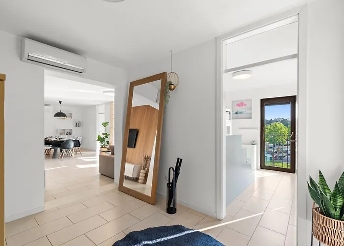 Daire Grand With 3 Bedrooms In Porec! Poreč