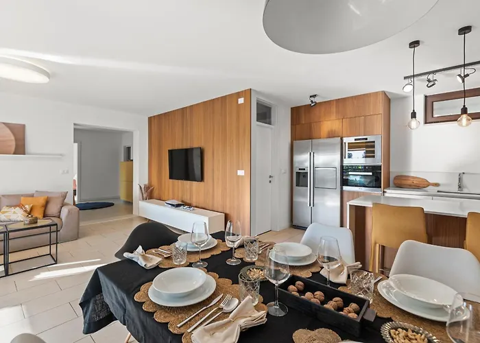 公寓 Grand With 3 Bedrooms In Porec! *