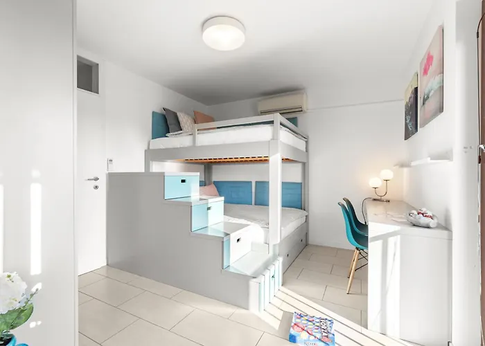Grand With 3 Bedrooms In Porec! 公寓 波雷奇
