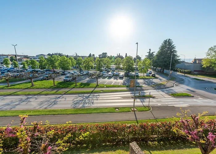 Grand With 3 Bedrooms In Porec! Daire