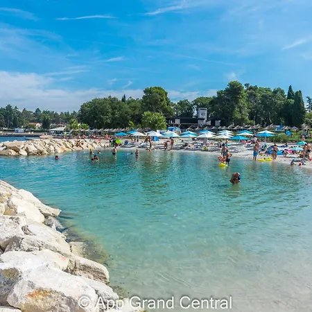 Grand With 3 Bedrooms In Porec! * 포레치