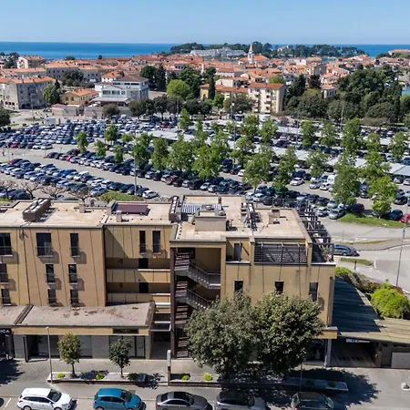 Grand With 3 Bedrooms In Porec! * 포레치