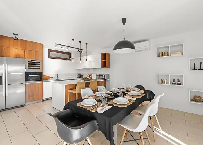 Grand With 3 Bedrooms In Porec!